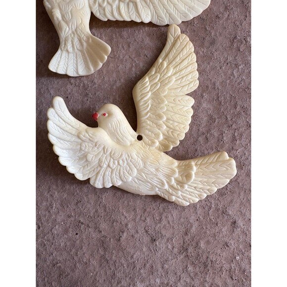 Vintage Lot Of 4 White Dove's Iridescent Plastic Christmas Ornament - Picture 3 of 10
